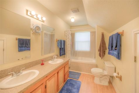 445 Knollwood Creek Onalaska TX 77360