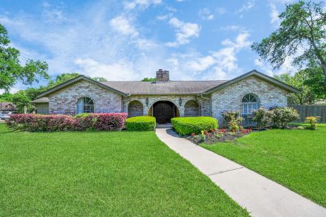 1804 W Laurel Oaks Drive Richmond TX 77469