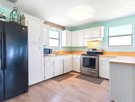 474 Private Road 674 Sargent TX 77414