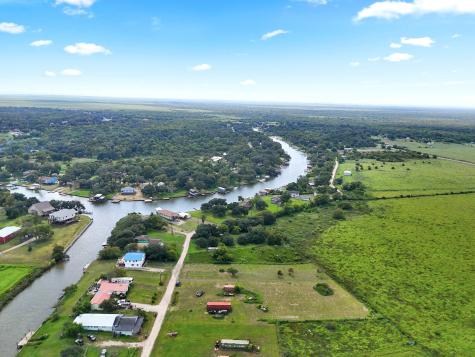 474 Private Road 674 Sargent TX 77414