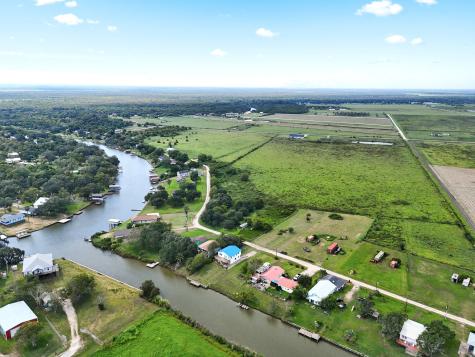 474 Private Road 674 Sargent TX 77414