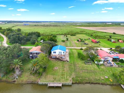 474 Private Road 674 Sargent TX 77414