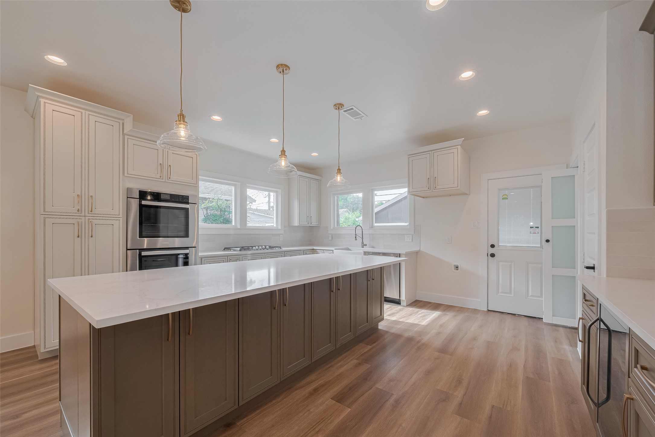 1026 W Cottage Street Houston TX 77009