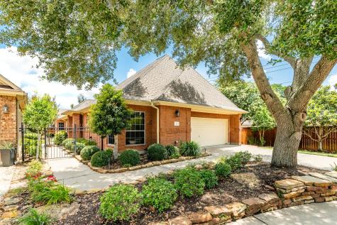 22 Red Oak Court Lake Jackson TX 77566
