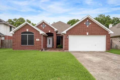 320 Spencer Landing E La Porte TX 77571