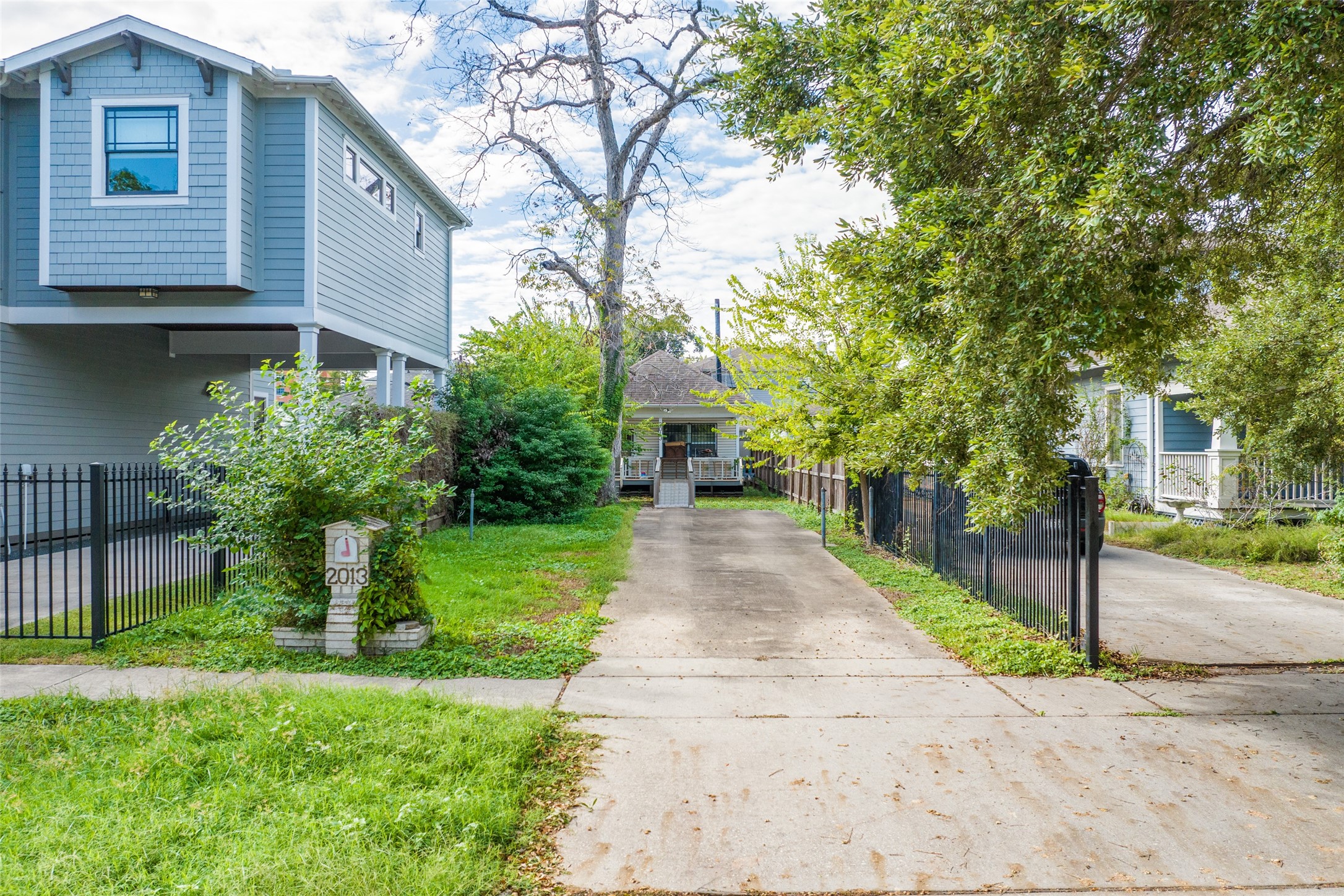 2013 Cortlandt Street Houston TX 77008