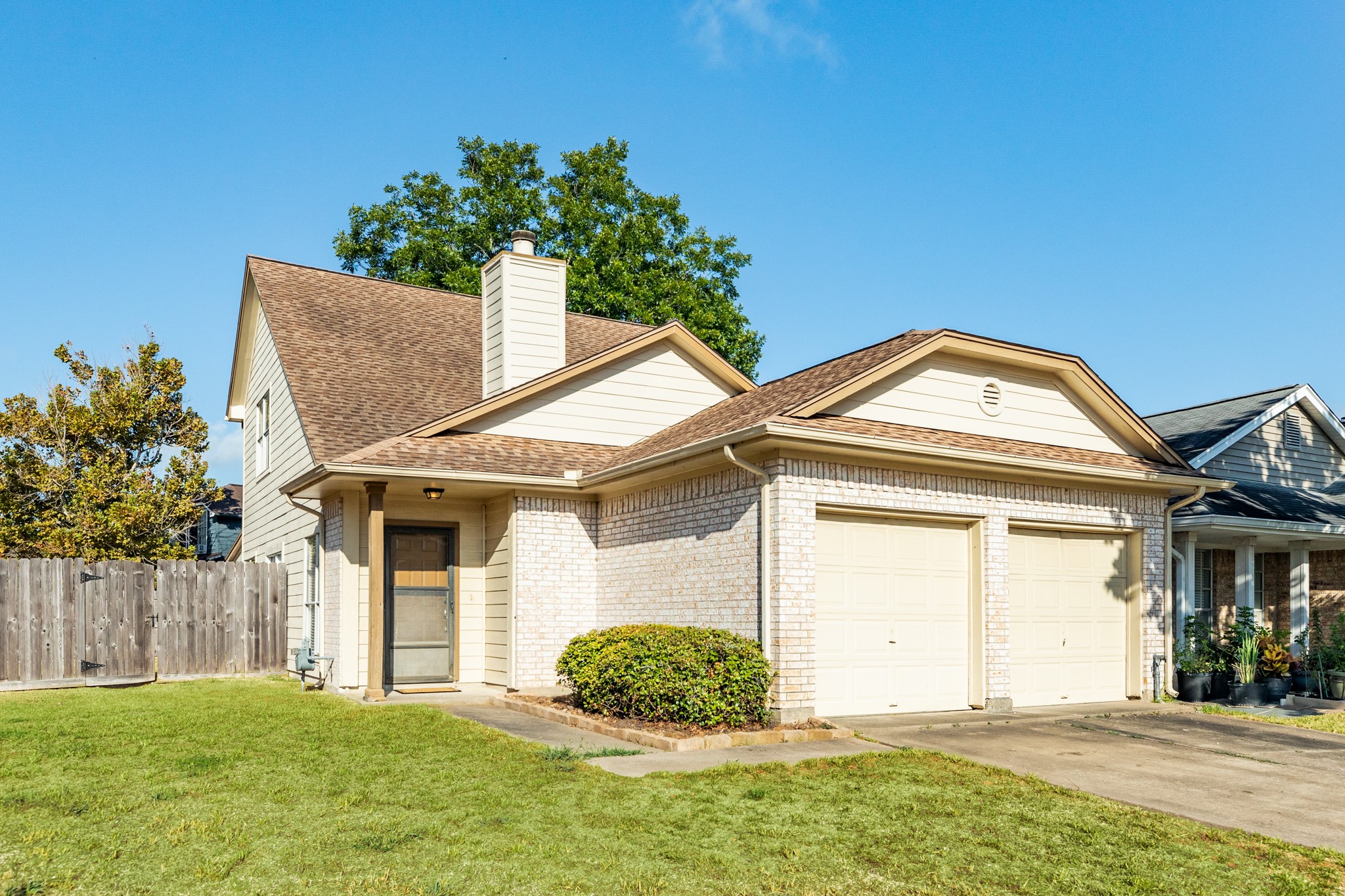 217 Almond Drive Lake Jackson TX 77566