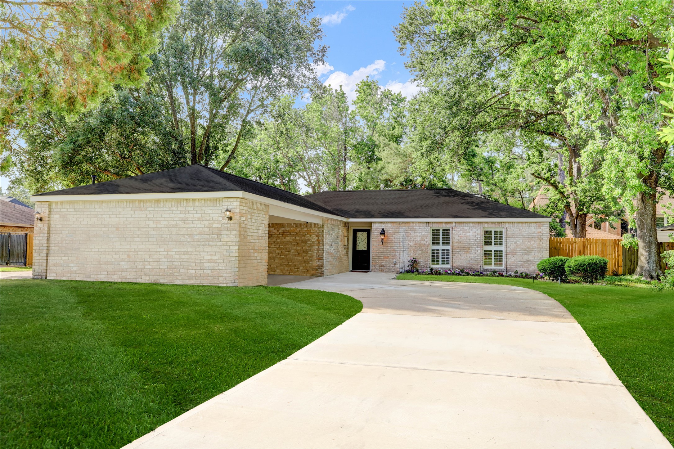 6702 Blue Hills Road Houston TX 77069
