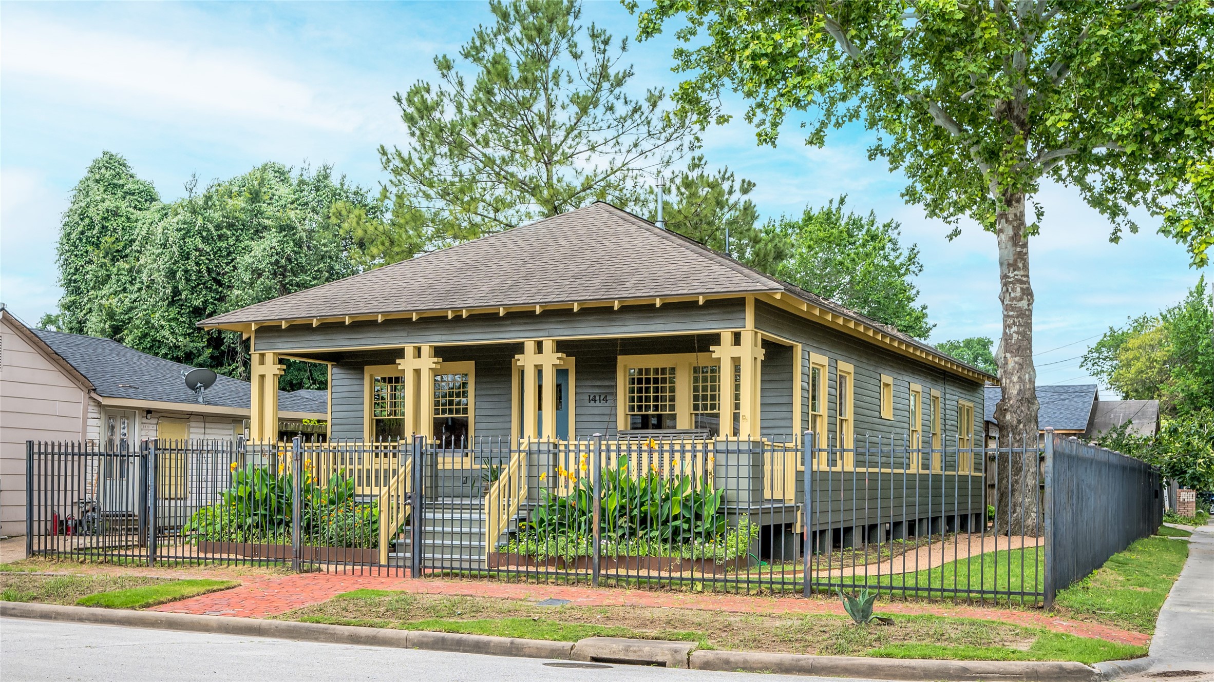1414 Finch Street Houston TX 77009