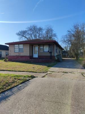 1233 W Procter Street Port Arthur TX 77640