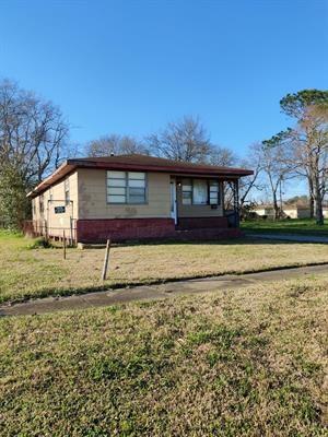 1233 W Procter Street Port Arthur TX 77640