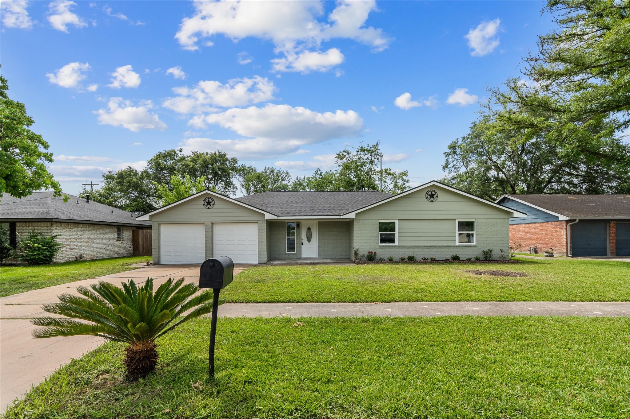607 Mary Ann Drive Friendswood TX 77546