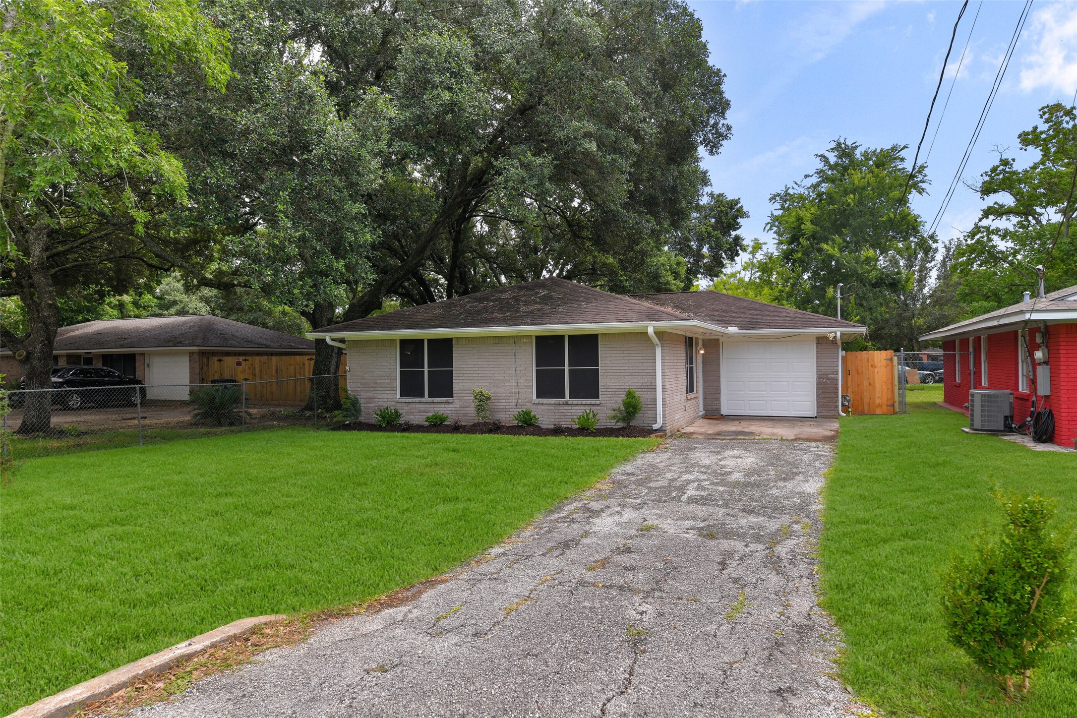 1819 W Blum Street Alvin TX 77511