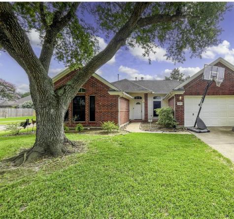 1813 Barretts Glen Drive Pearland TX 77581