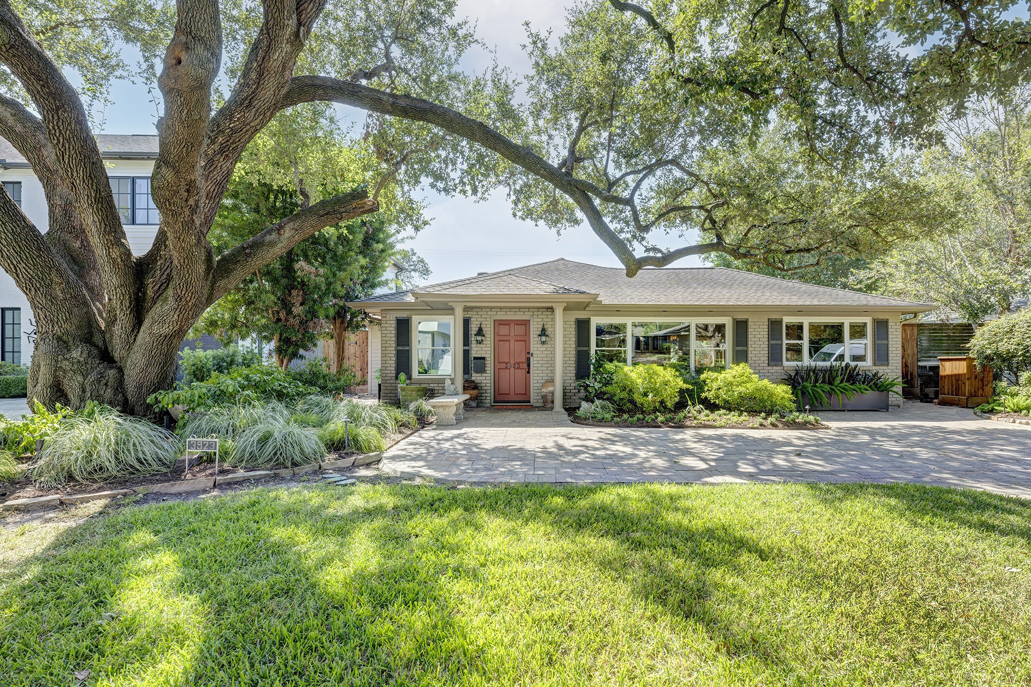 3923 Colquitt Street Houston TX 77027