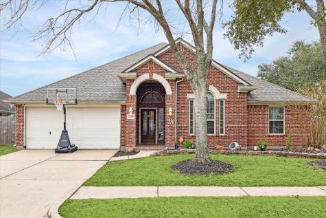 1208 Lake Shore Drive Pearland TX 77581