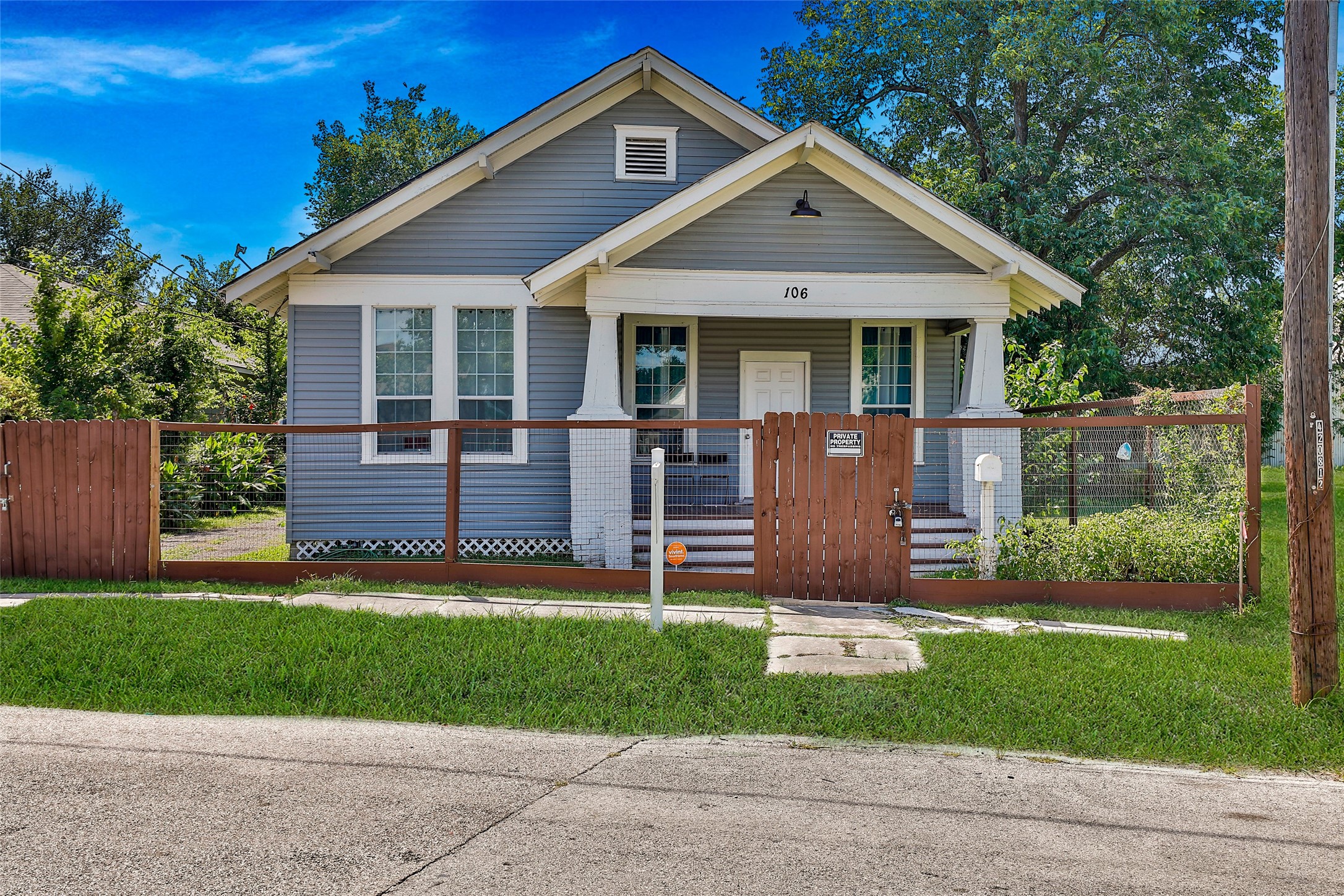 106 Drennan Street Houston TX 77003