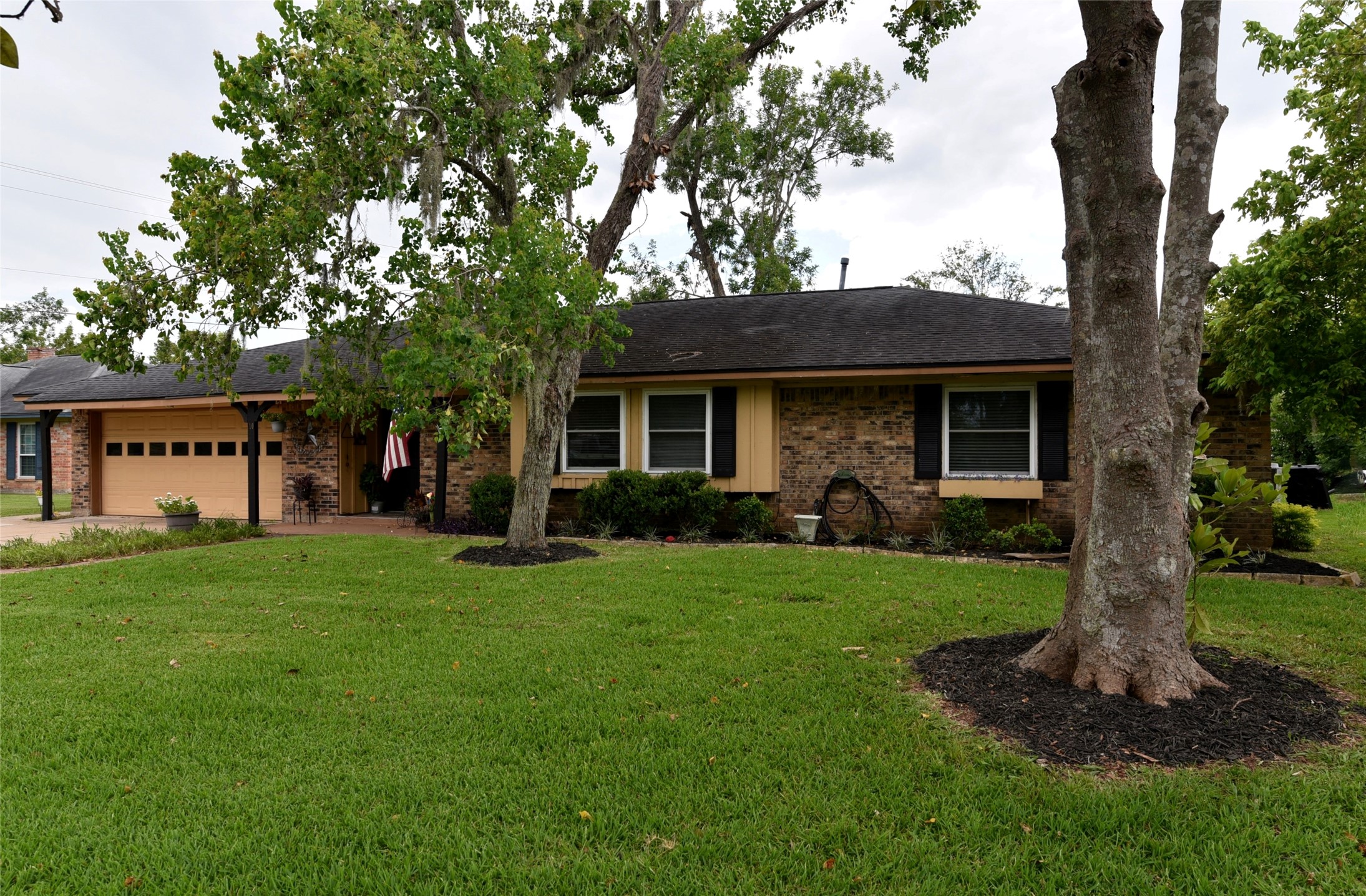 110 Larkspur Street Lake Jackson TX 77566