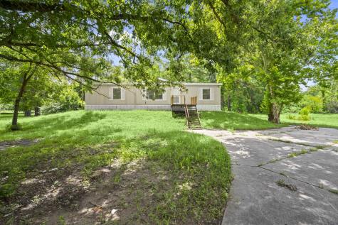 285 County Road 388 Cleveland TX 77328