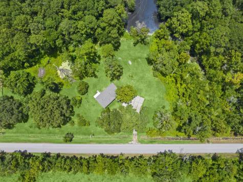 285 County Road 388 Cleveland TX 77328