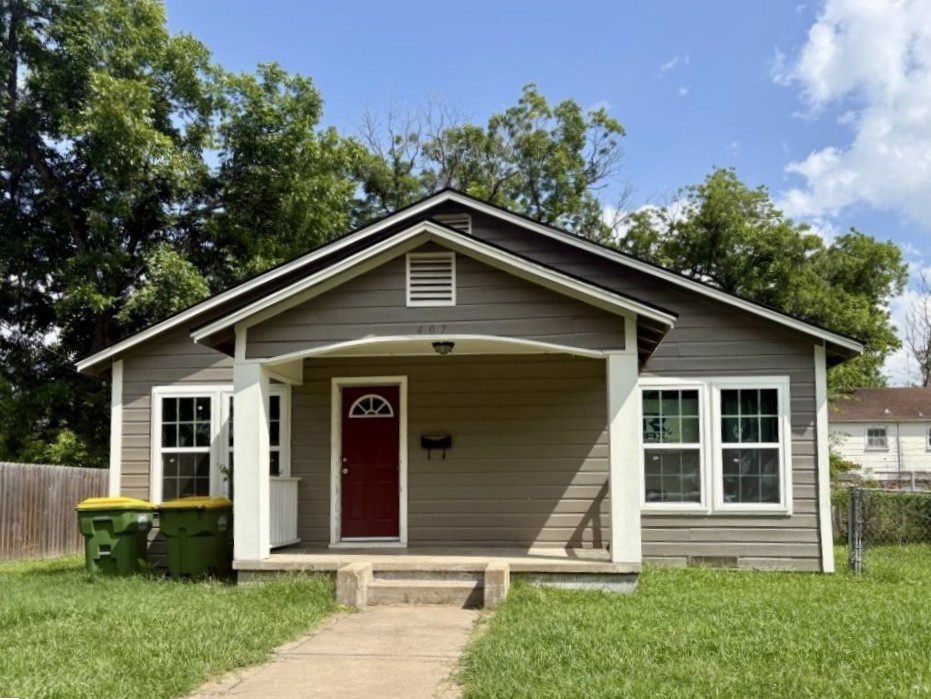 407 W Davis Street Hearne TX 77859