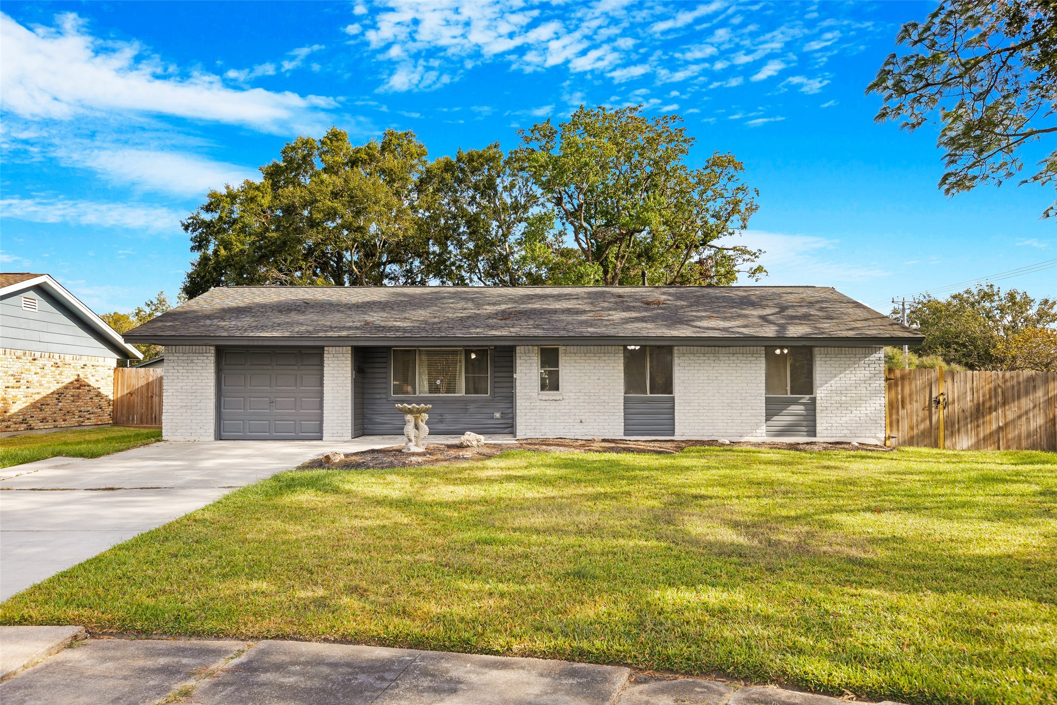 2011 Huntress Lane Houston TX 77062