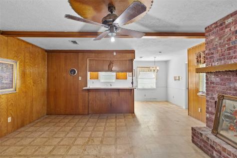 4016 State Highway 30 W Huntsville TX 77340