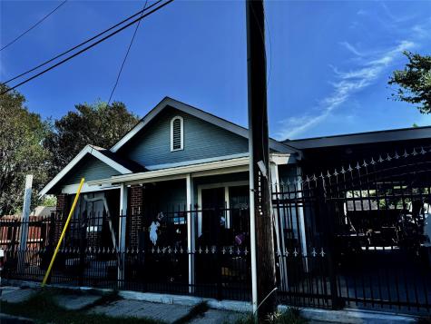2222 Hogg Street Houston TX 77026
