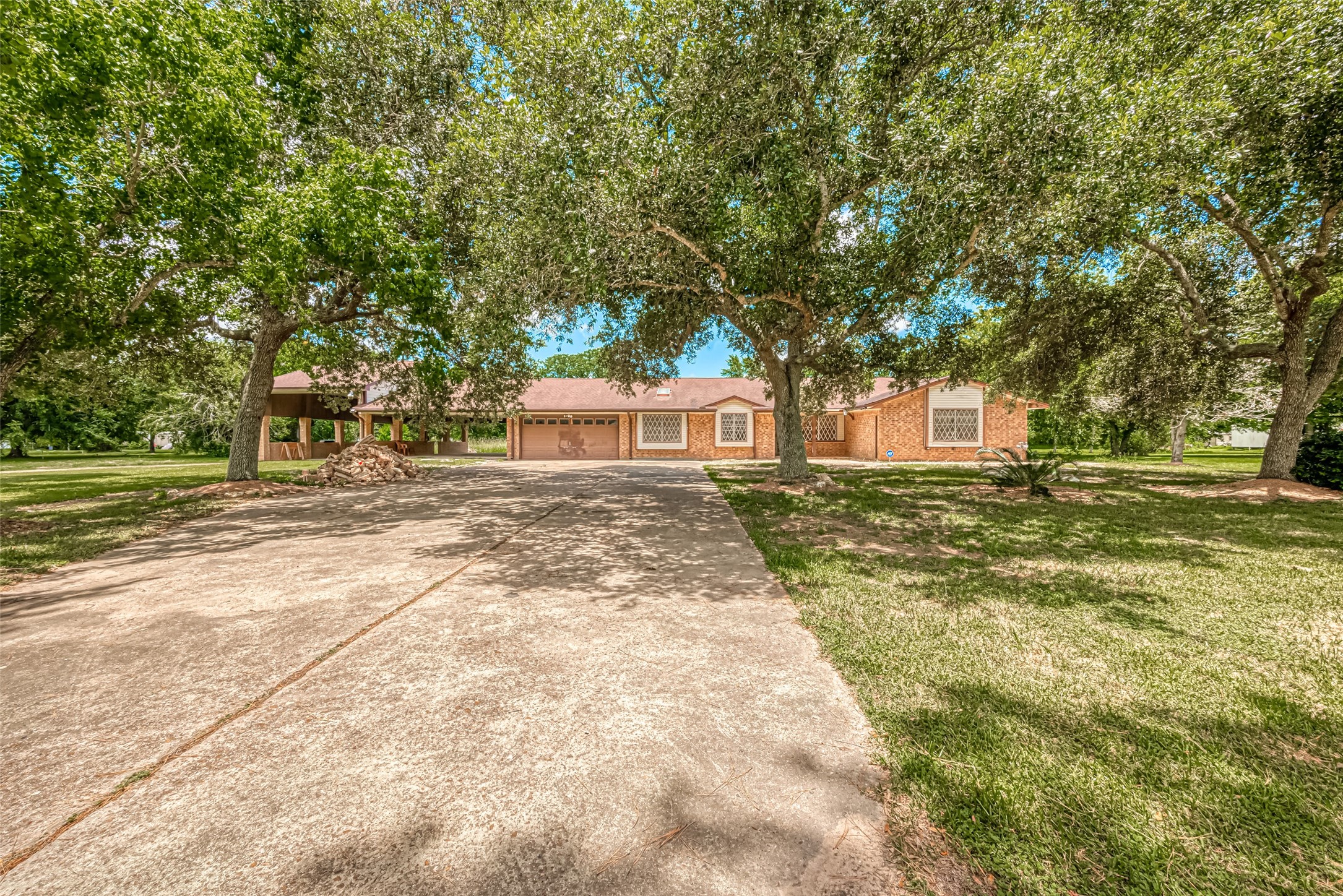 3284 County Road 181 Alvin TX 77511