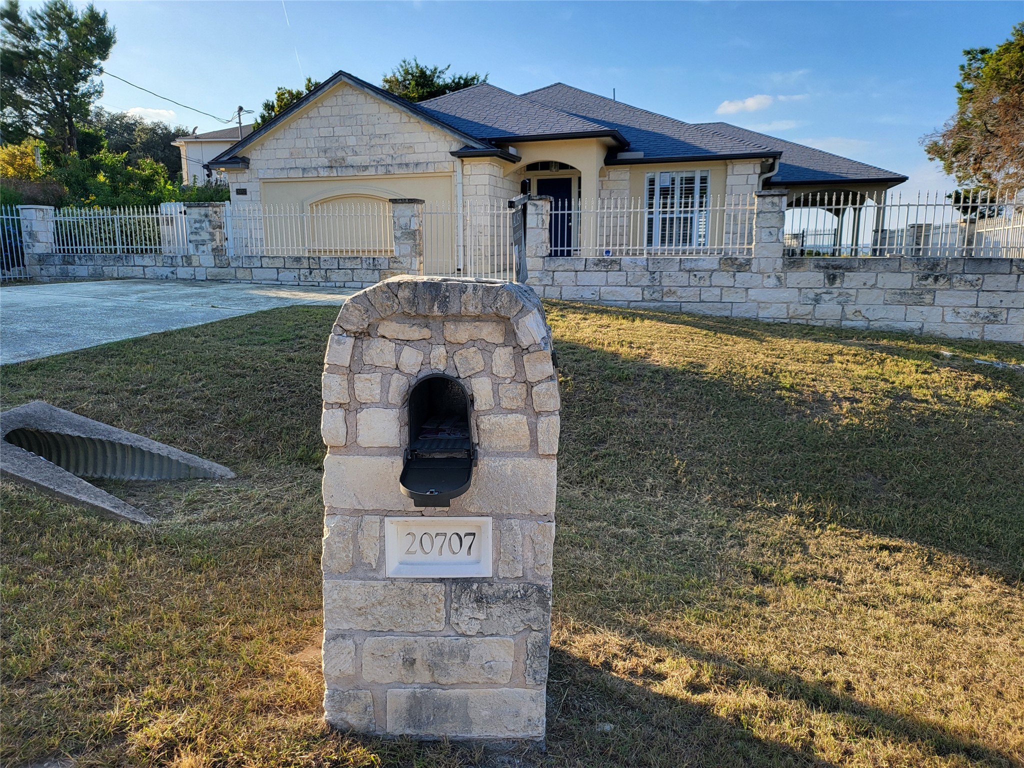 20707 N Ridge Street Lago Vista TX 78645
