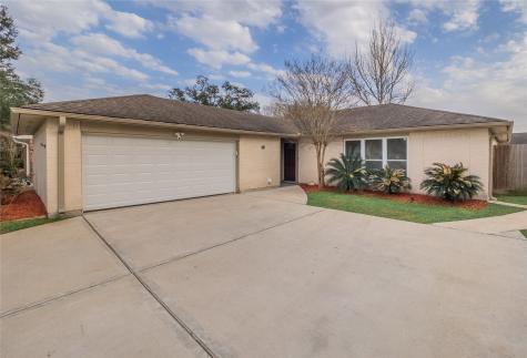 2793 Pinewood Drive League City TX 77573