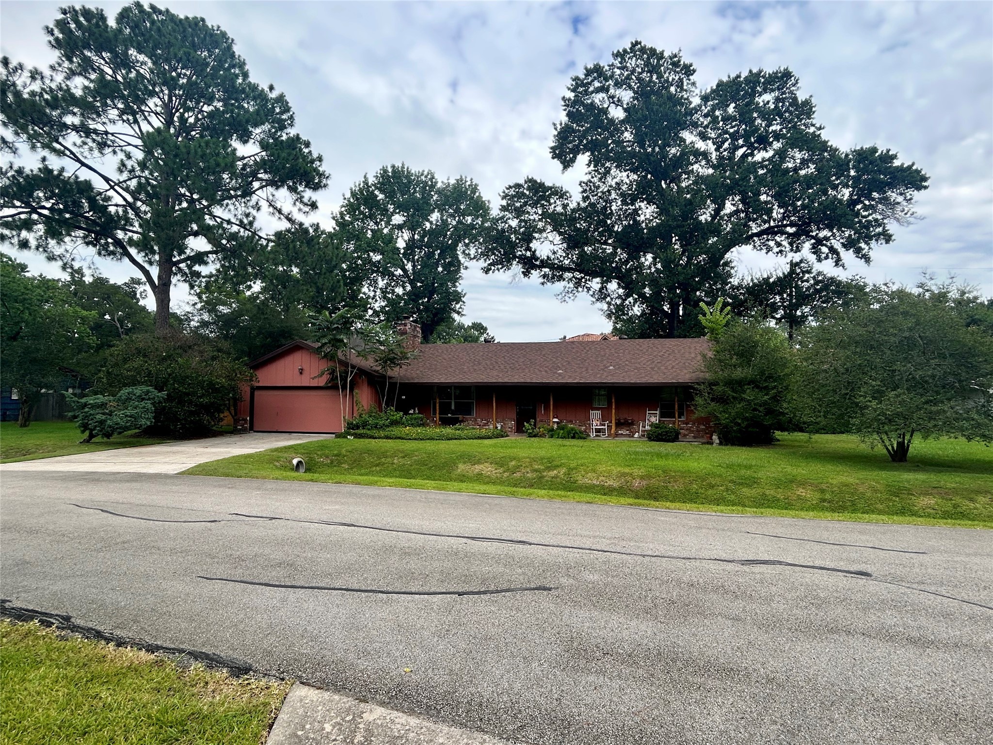 1314 Bridle Spur Lane Houston TX 77055