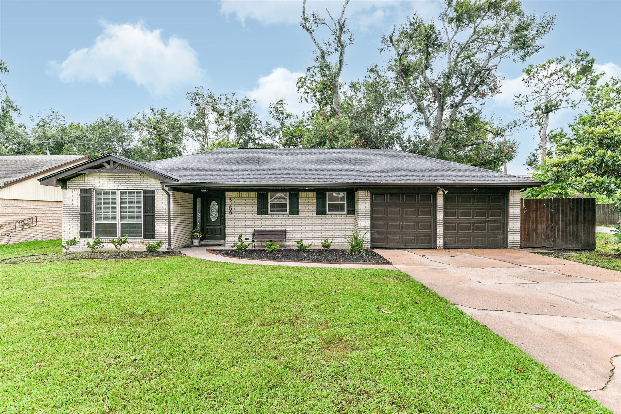 5200 Cottonwood Circle Dickinson TX 77539