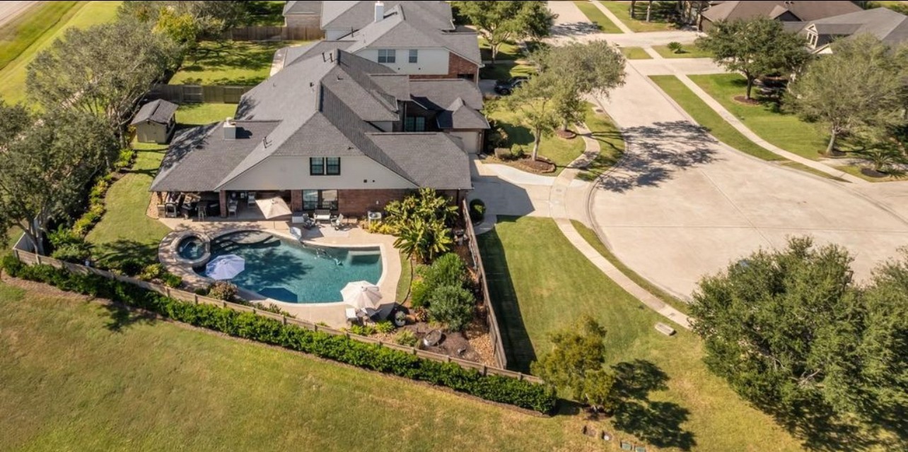 2532 Garnetfield Lane Friendswood TX 77546