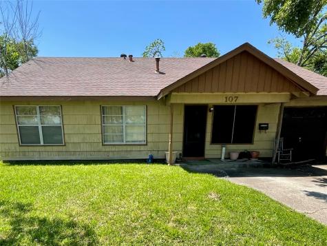 107 Forest Oaks Lane Lake Jackson TX 77566
