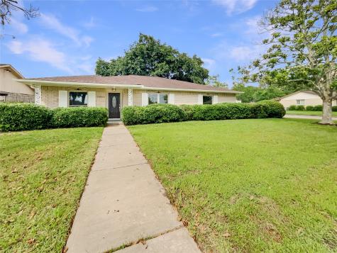 16802 Bougainvilla Lane Friendswood TX 77546