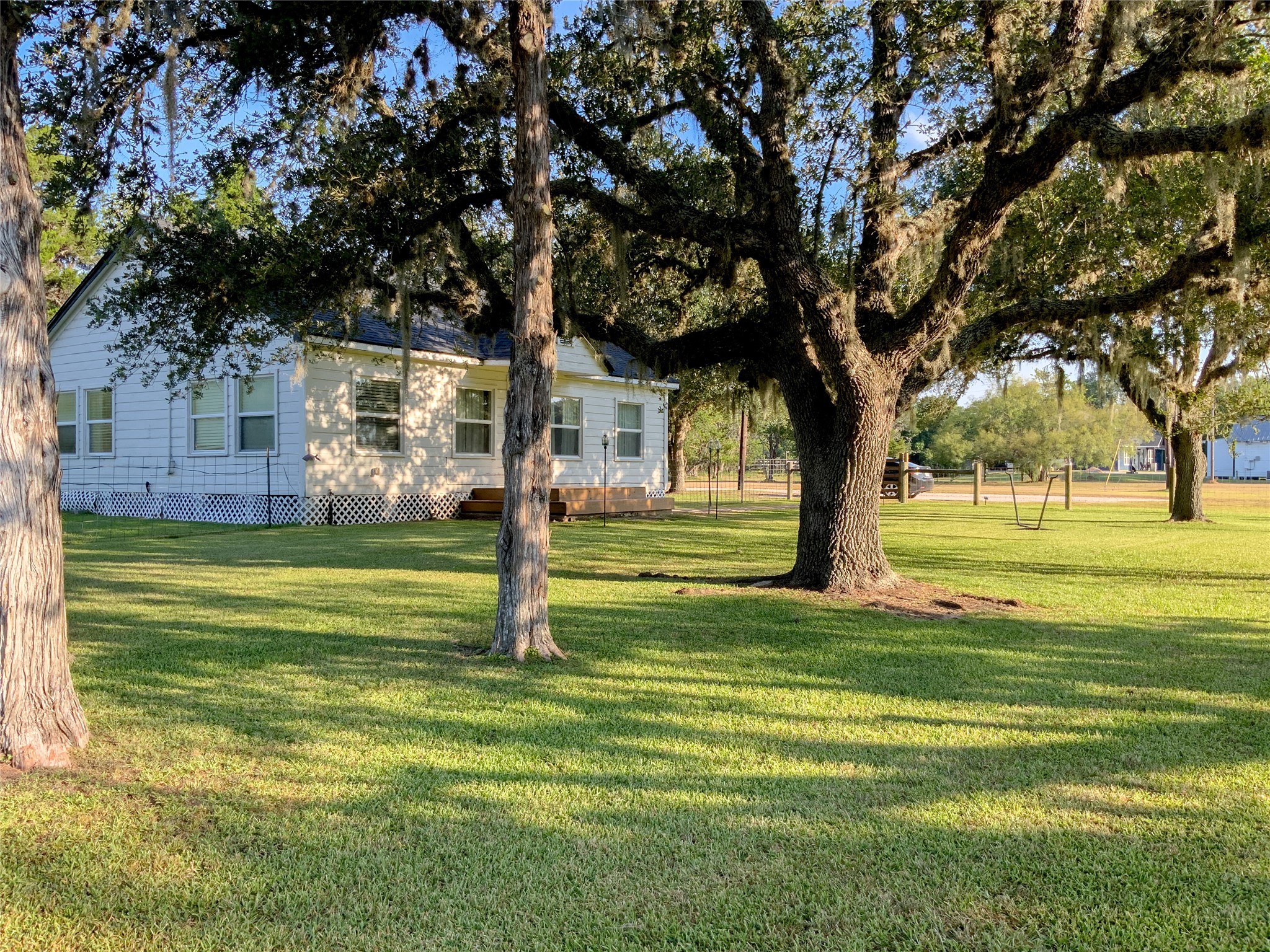 850 French Lane West Columbia TX 77486
