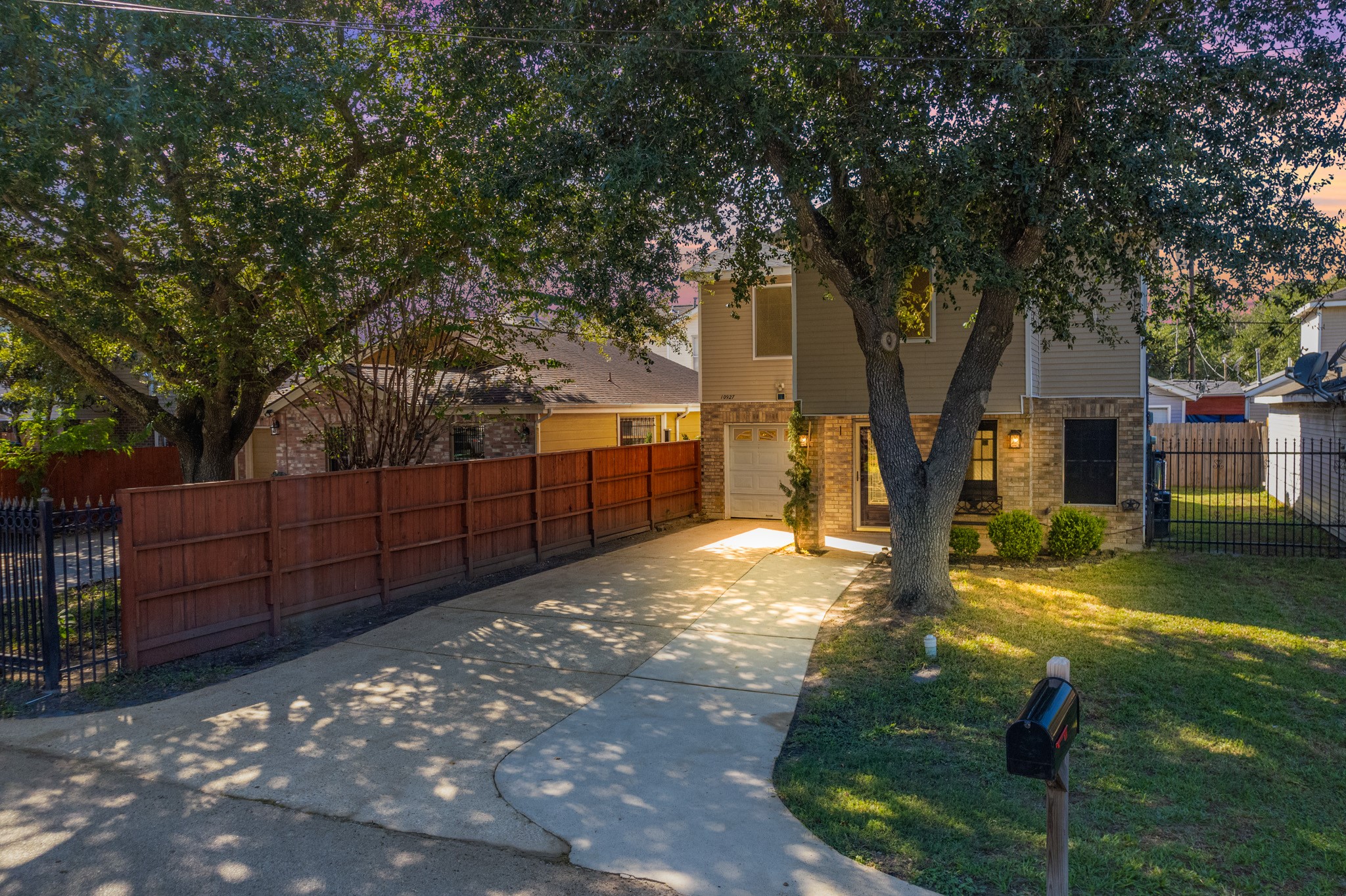 10927 Normeadow Lane Houston TX 77076