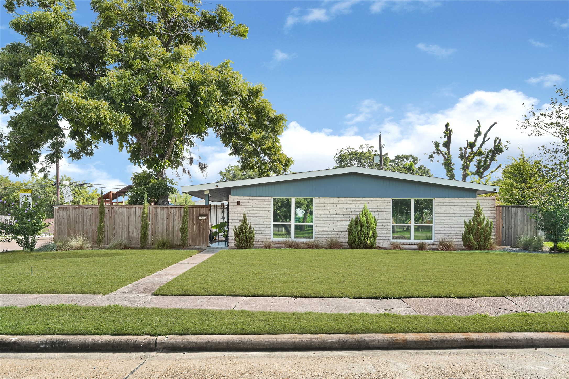 5234 Saxon Drive Houston TX 77092