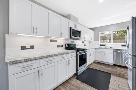 5234 Saxon Drive Houston TX 77092