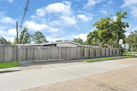 5234 Saxon Drive Houston TX 77092