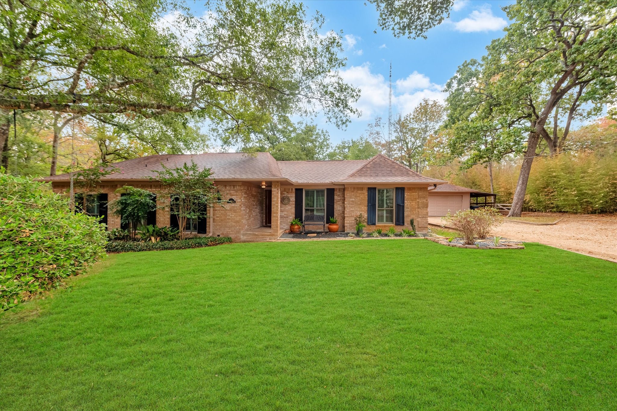5353 Deer Lane Brenham TX 77833