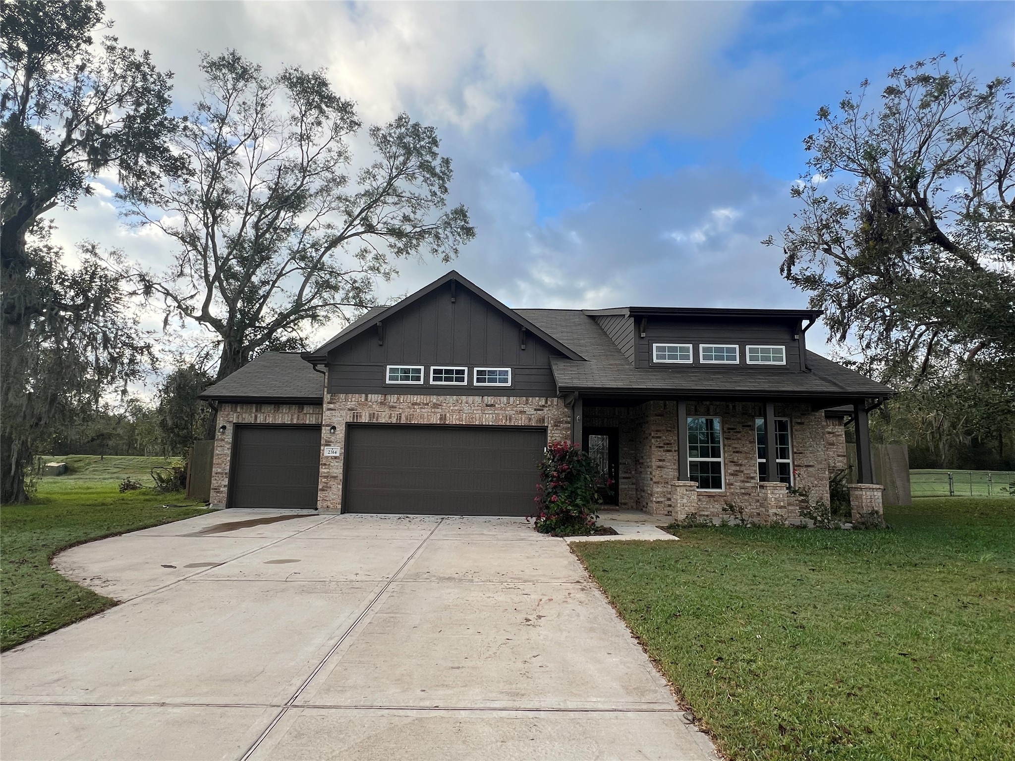 2314 Ridgewood Drive West Columbia TX 77486