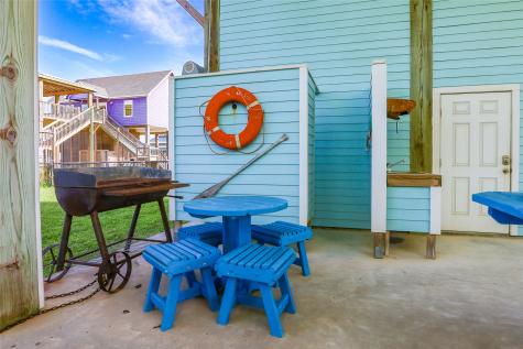 1819 N Pompano Lane Crystal Beach TX 77650