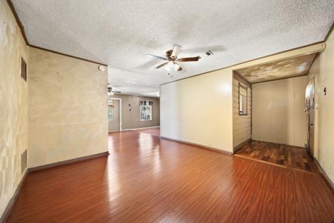 5818 Southurst Street Houston TX 77033
