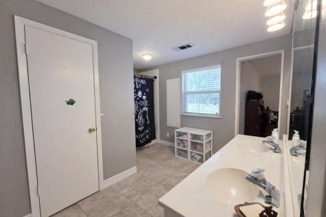 101 Gladiola Street Lake Jackson TX 77566