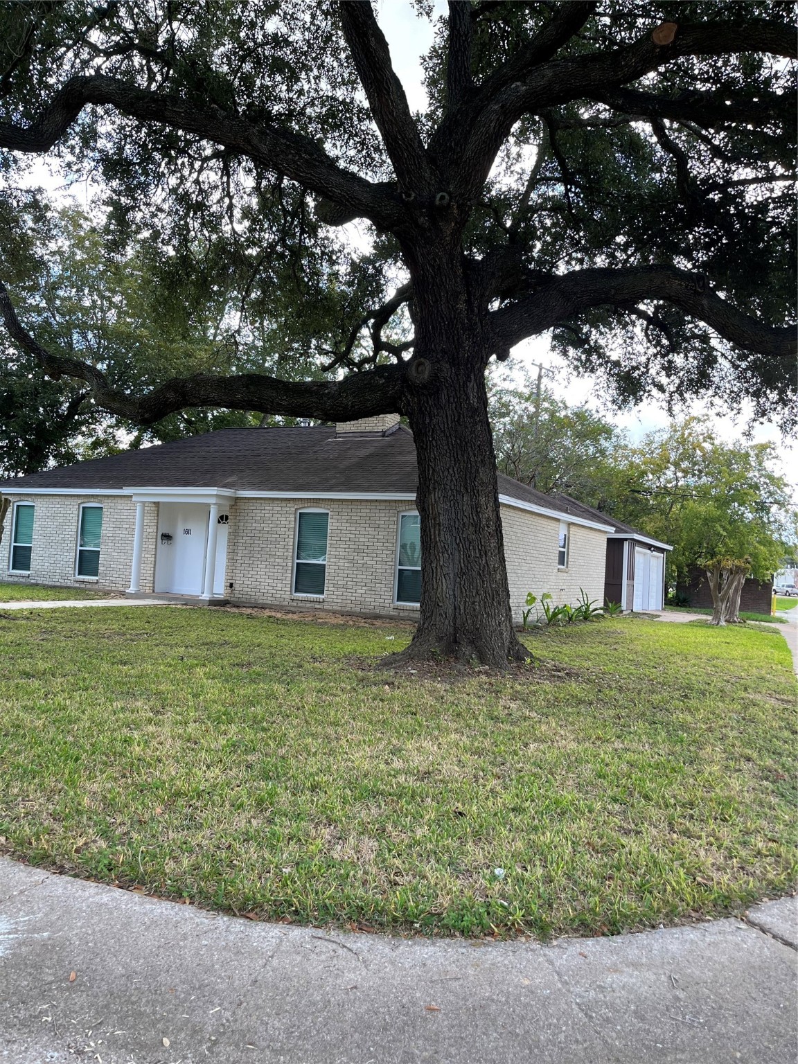 1611 Bayou Drive Alvin TX 77511