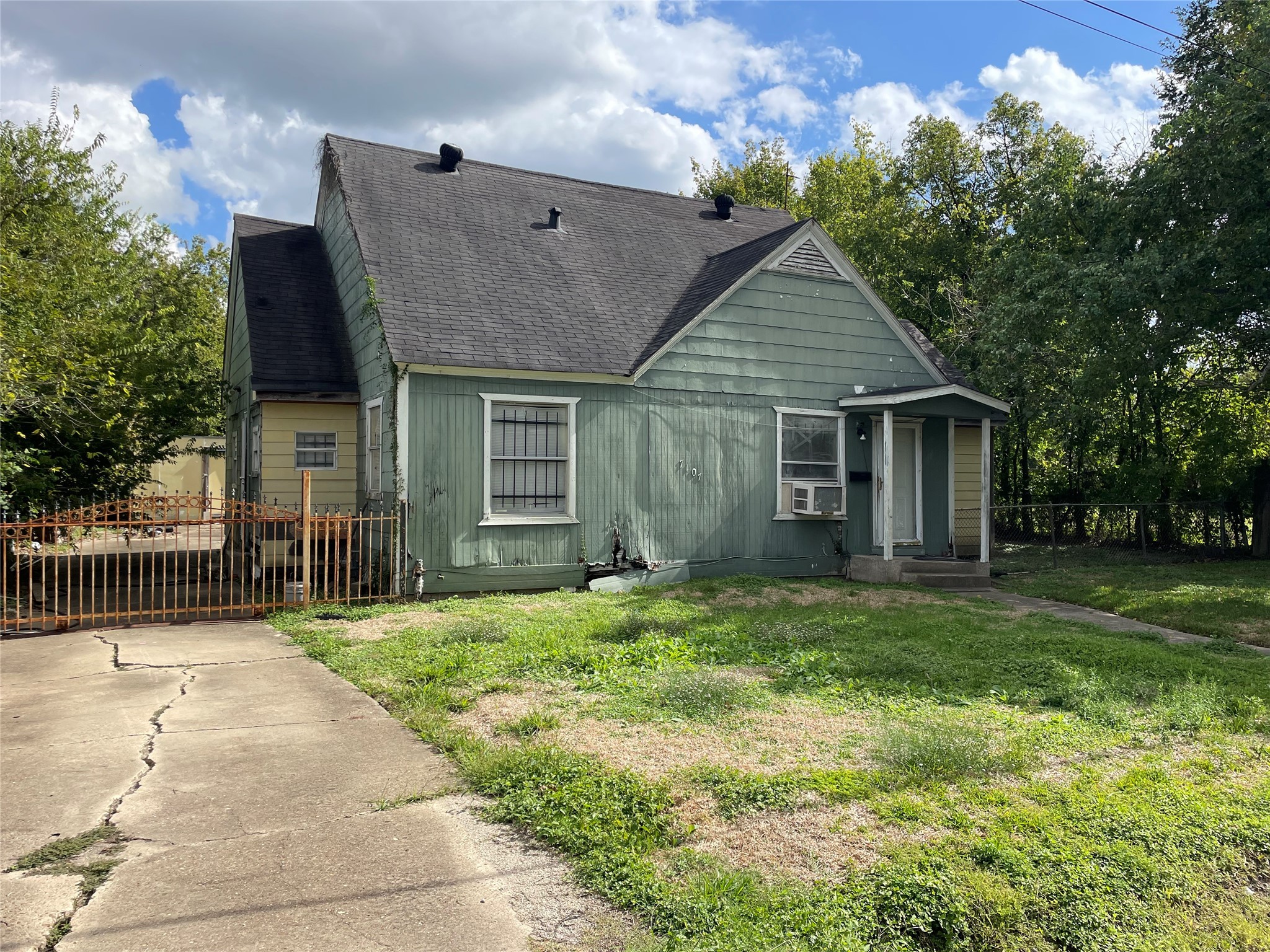 7107 Foster Street Houston TX 77021