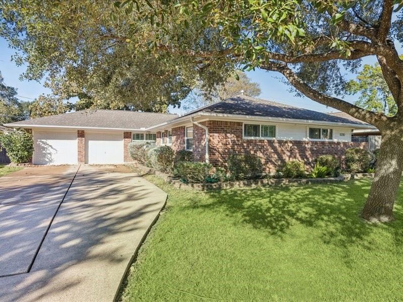 6230 Shadow Crest Street Houston TX 77074