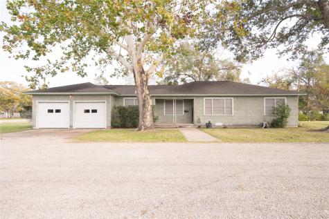 1208 Avenue F El Campo TX 77437